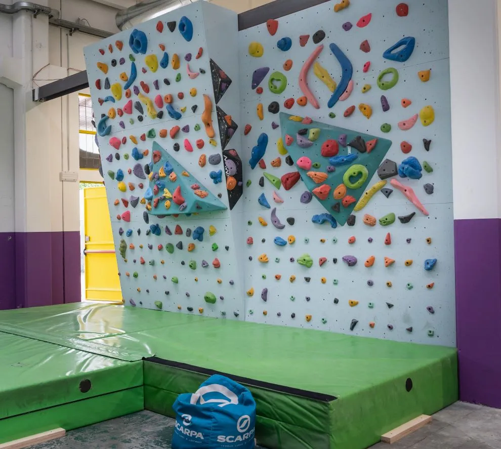 zona circuiti della palestra di arrampicata lezard